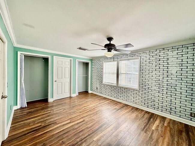 Building Photo - 801 W 114th Ave