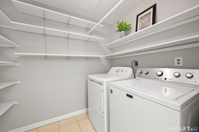 Building Photo - 25 Shelter Rock Rd