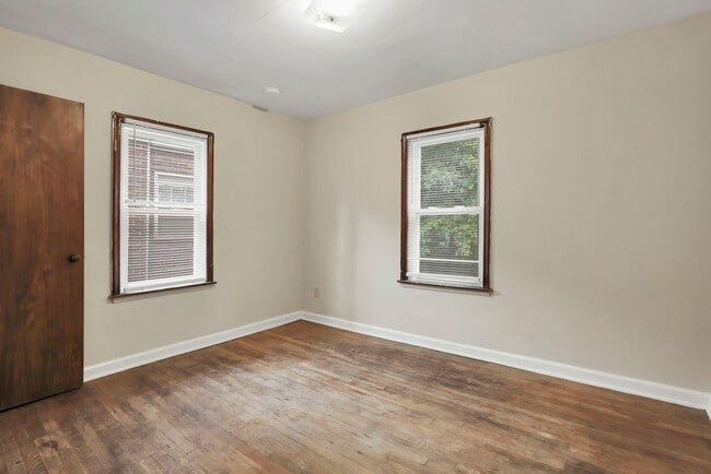 Building Photo - 47-53-53 S Burgess Ave