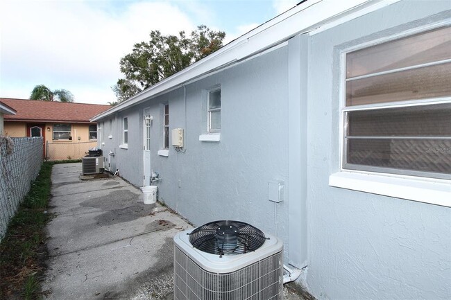 Building Photo - 2037 Calusa Trail