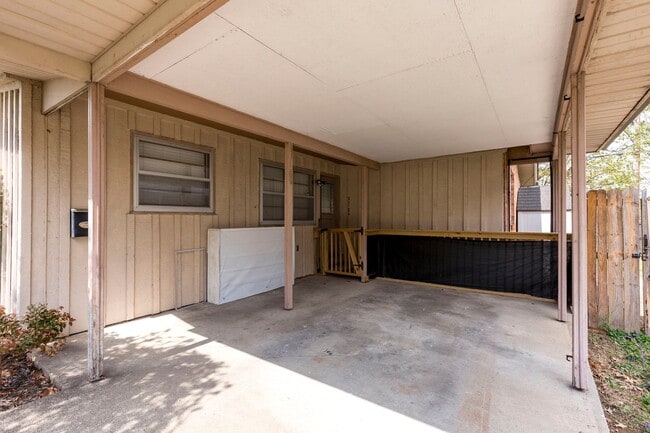Building Photo - 3025 Vogue Ave