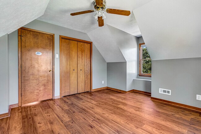 Building Photo - 421 Evanrude Ln