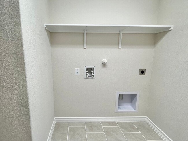Building Photo - FOR RENT | 4 Bed • 2 Bath in Langdon