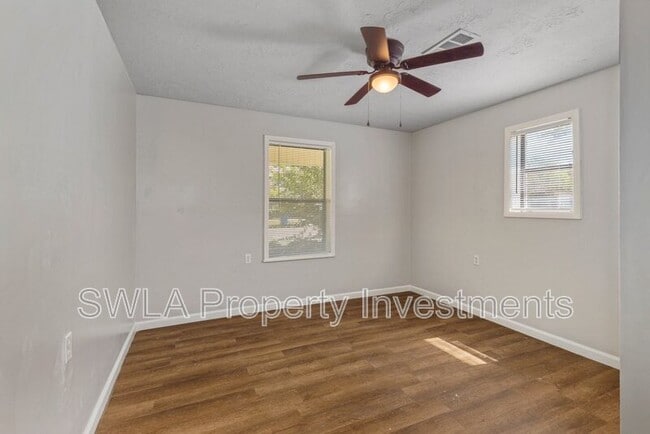 Building Photo - 535 W Lyons St