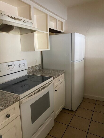 Building Photo - 1860 Nekoma Ct