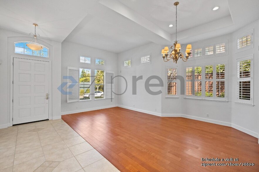 Building Photo - 9307 Mediar Dr