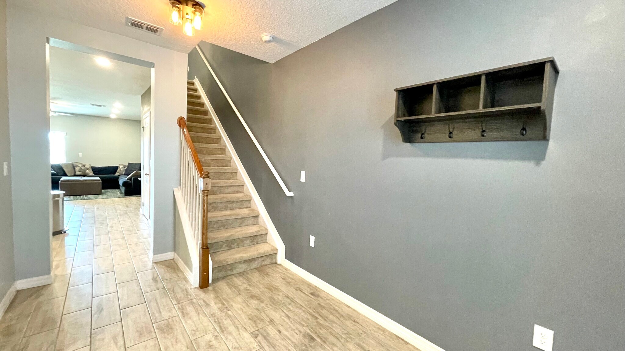 Building Photo - 301 Primrose Dr