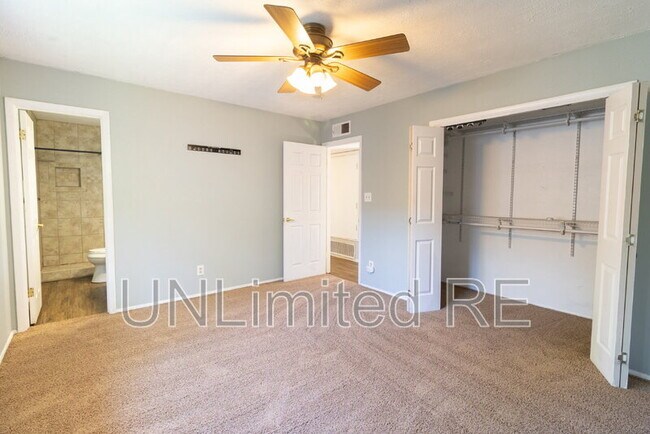 Building Photo - 4880 E Tomahawk Dr