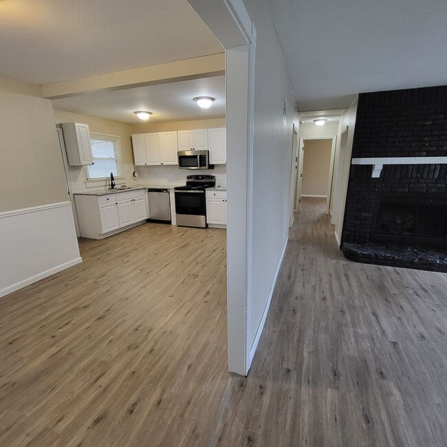 Building Photo - Welcome to Walker - Fully Renovated 3 BR