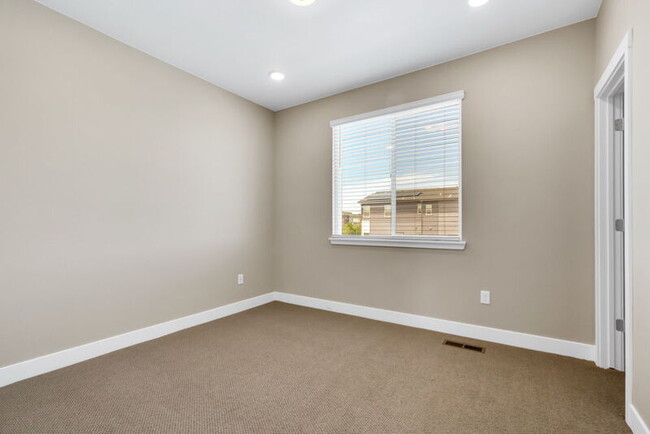 Building Photo - 1555 W 67th Ave
