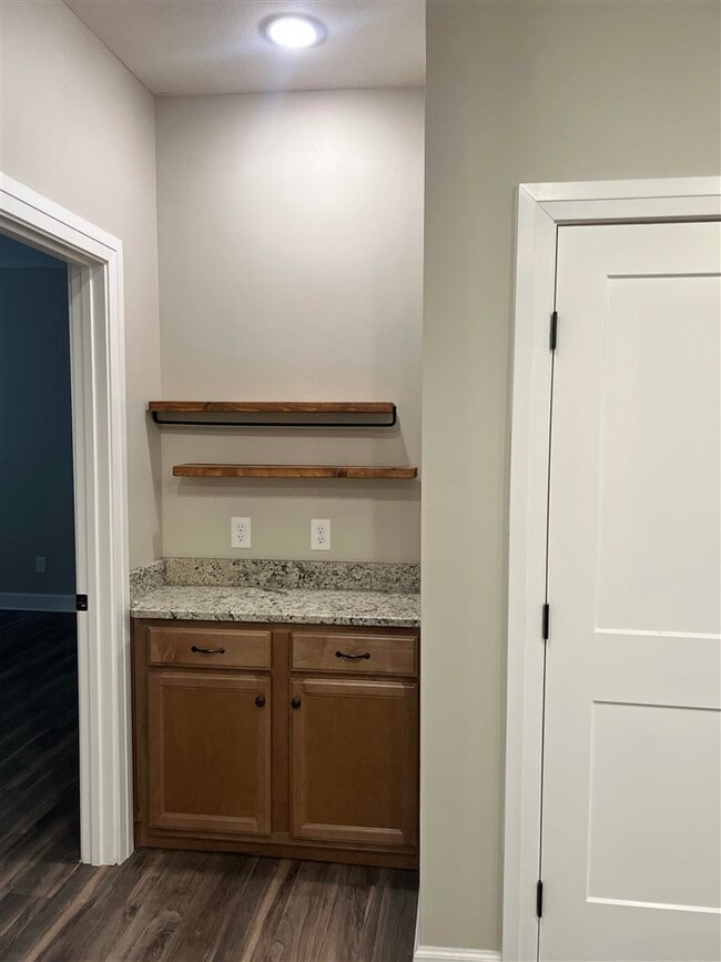 Building Photo - 1126 Springfield Blvd