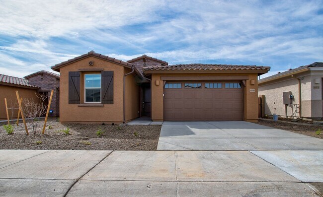 Building Photo - Gorgeous 5 Bedroom Lennar Home built 3 years ago still like new!!!  5 bedrooms in Northern Crossi...