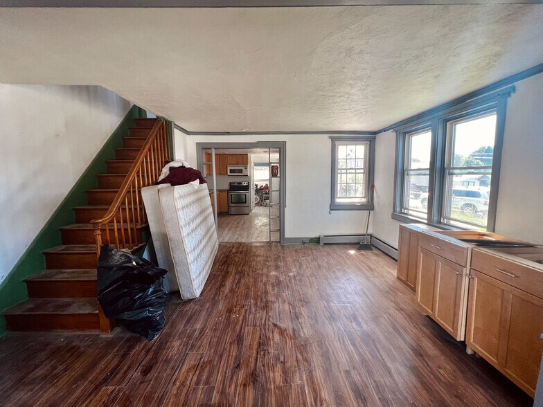 Dinning room - 1102 Lancaster Ave