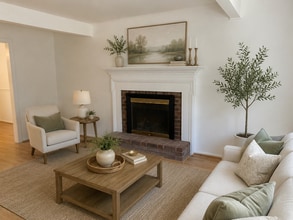 Building Photo - End Townhome In Oak Manor Community