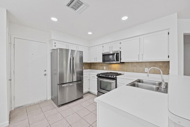 Building Photo - 12925 Marimba Trail