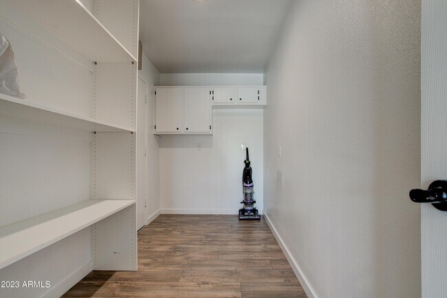 Building Photo - 1201 E Northview Ave