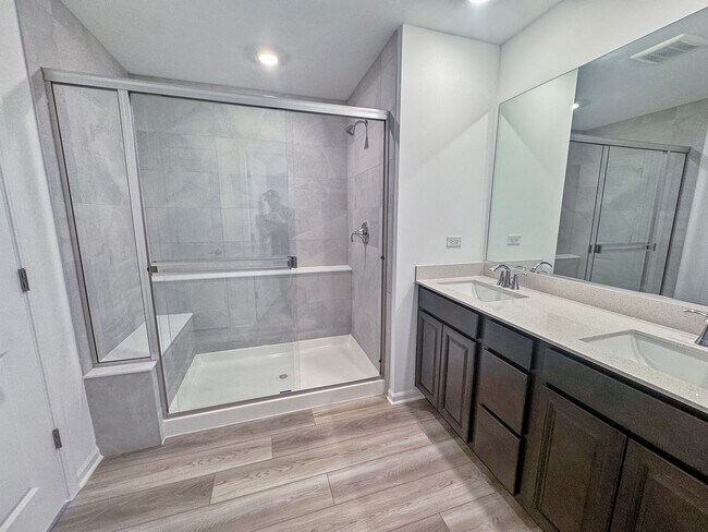 Building Photo - Step into modern living with this brand-ne...