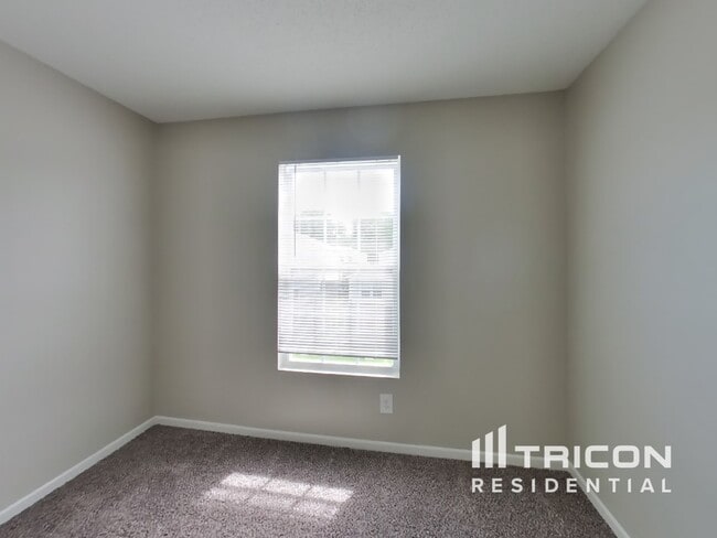 Building Photo - 6245 Monteo Dr