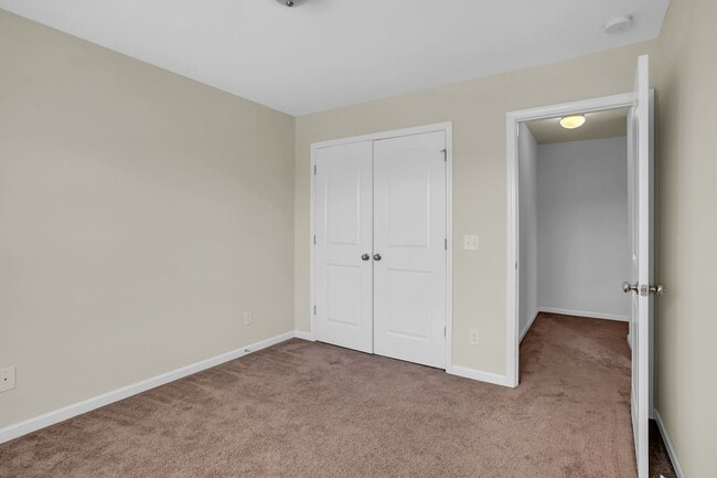 Building Photo - 3 Bedroom 2.5 Bathroom Townhome in Richmon...