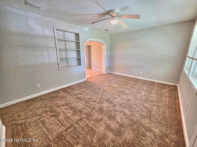 Building Photo - 5503 Royce Ave
