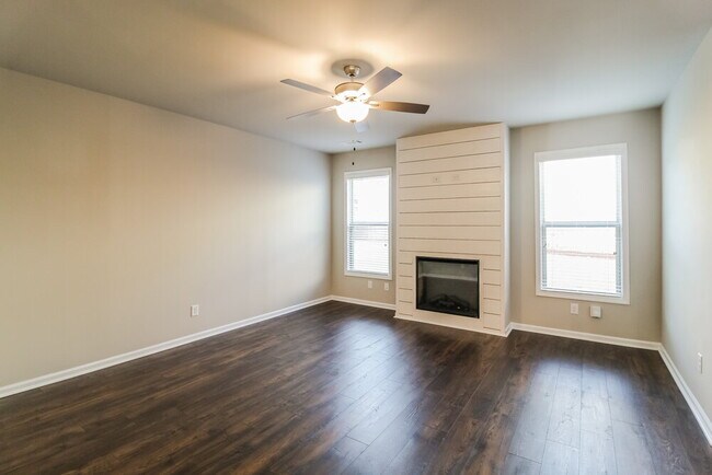 Building Photo - 1196 Spring Marsh Ct NE