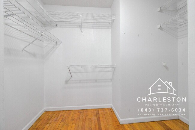 Building Photo - 816 E Estates Blvd