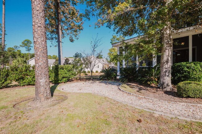 Building Photo - Stunning Custom Home in Palmetto Bluff