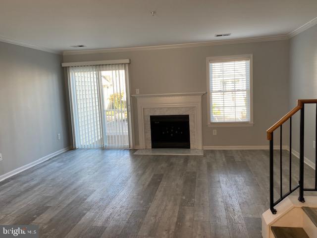 Building Photo - 1408 Nutwood Ct