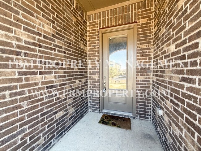 Building Photo - 5412 Persimmon Dr