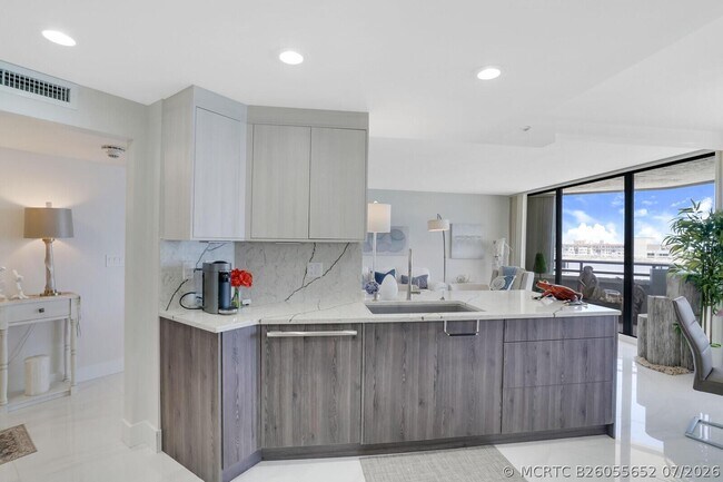 Building Photo - 3560 S Ocean Blvd