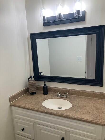 Building Photo - 580 Bookcliff Ave #6