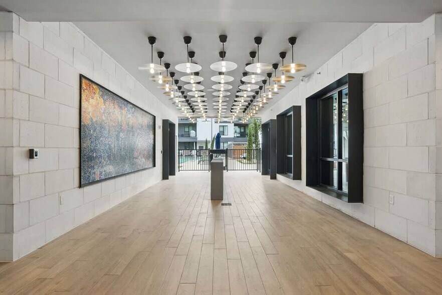 Building Photo - 9127 Research Blvd