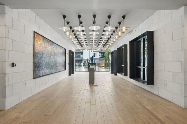 Building Photo - 9127 Research Blvd