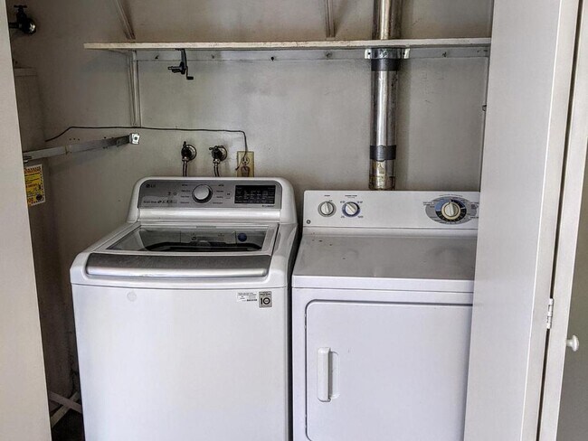Building Photo - 2 bedroom in Fremont CA 94555