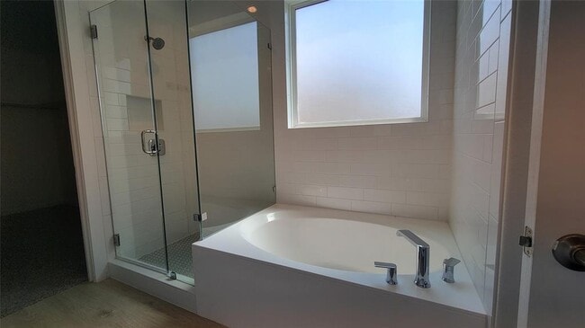Building Photo - 429 Tinto St