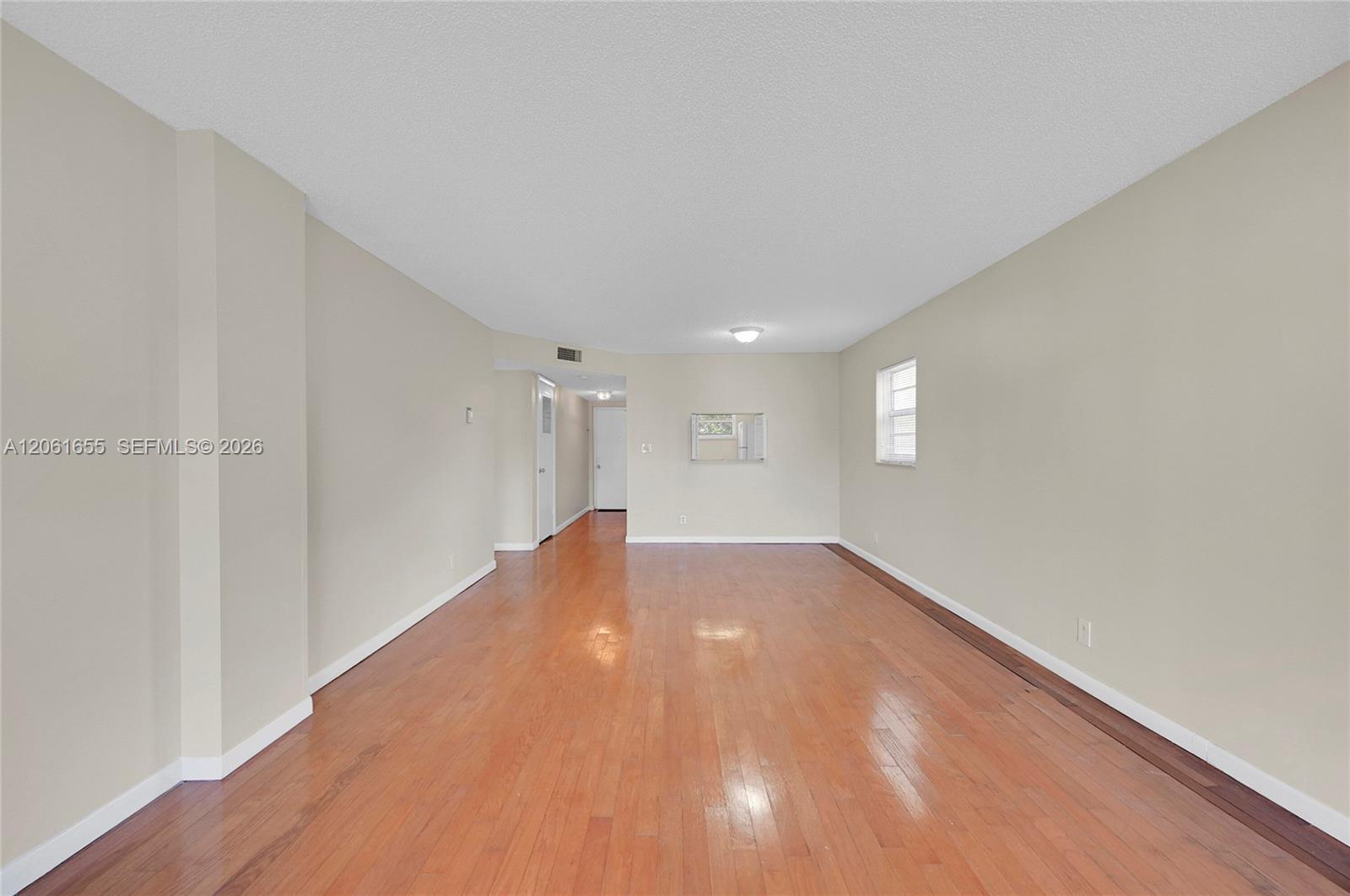 Building Photo - 1100 NW 87th Ave