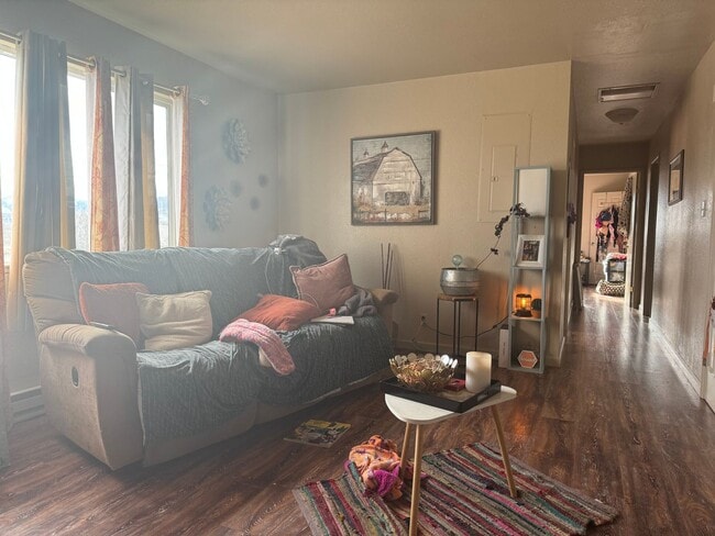 Building Photo - 1725 Sunkist Dr