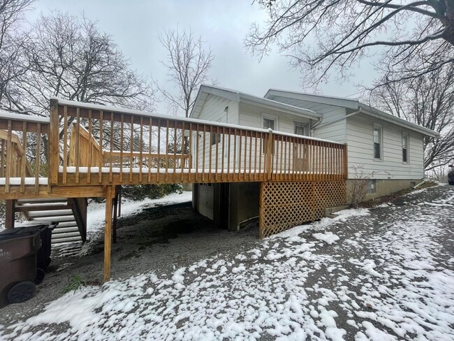 Building Photo - 8224 W Main St