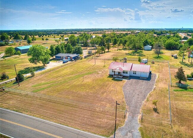 Building Photo - 1150 60th Ave NE