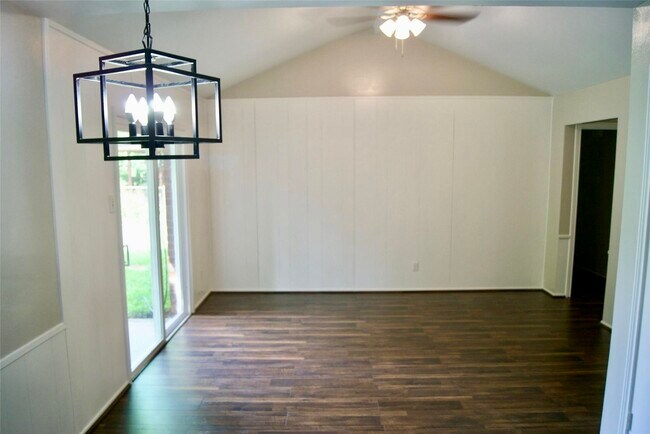 Building Photo - 5711 Southminster Dr