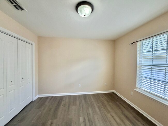 Building Photo - 9336 Royal Troon Dr