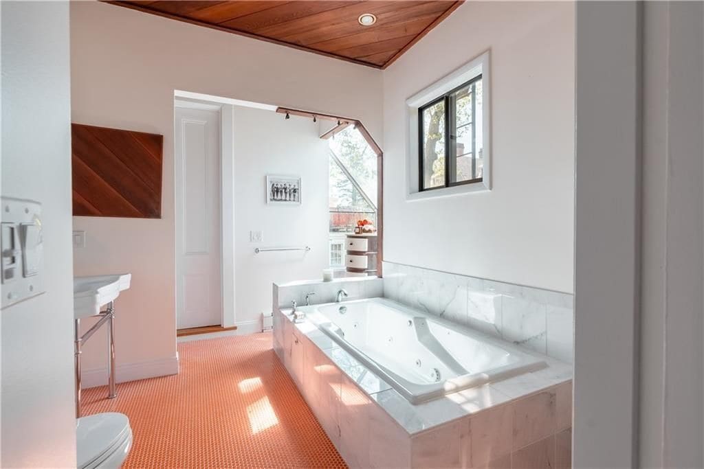 Building Photo - 4 Red Cross Ave