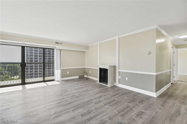 Building Photo - 12550 Lake Ave