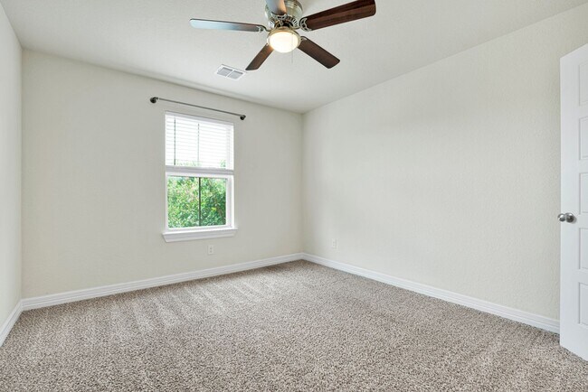 Building Photo - Spacious 5-Bedroom Beauty in Triana Neighborhood –  with Community Perks!