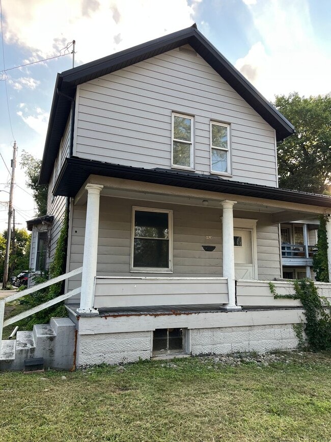 Building Photo - 3 Bedroom Single Family Home