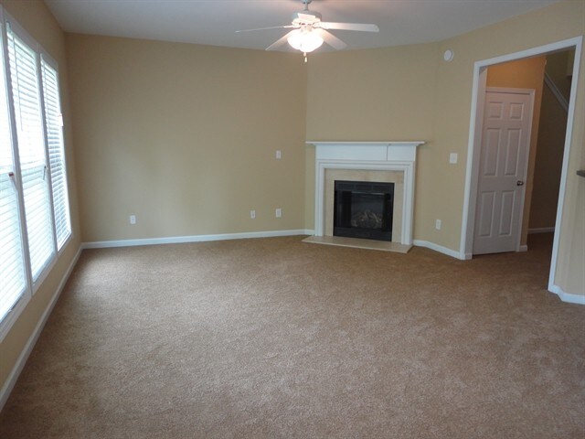 Building Photo - 2992 Briaroak Dr