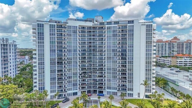 Building Photo - 2841 N Ocean Blvd