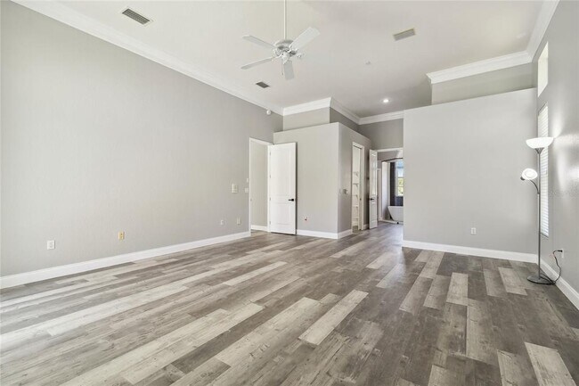 Building Photo - 6644 Country Club Rd