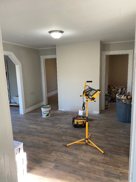 Building Photo - 335 Main St