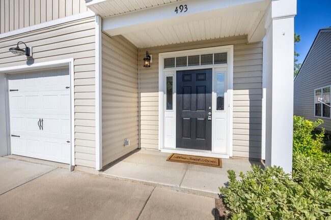 Building Photo - DISCOVER COMFORT & STYLE IN LEXINGTON'S DAWSON'S PARK